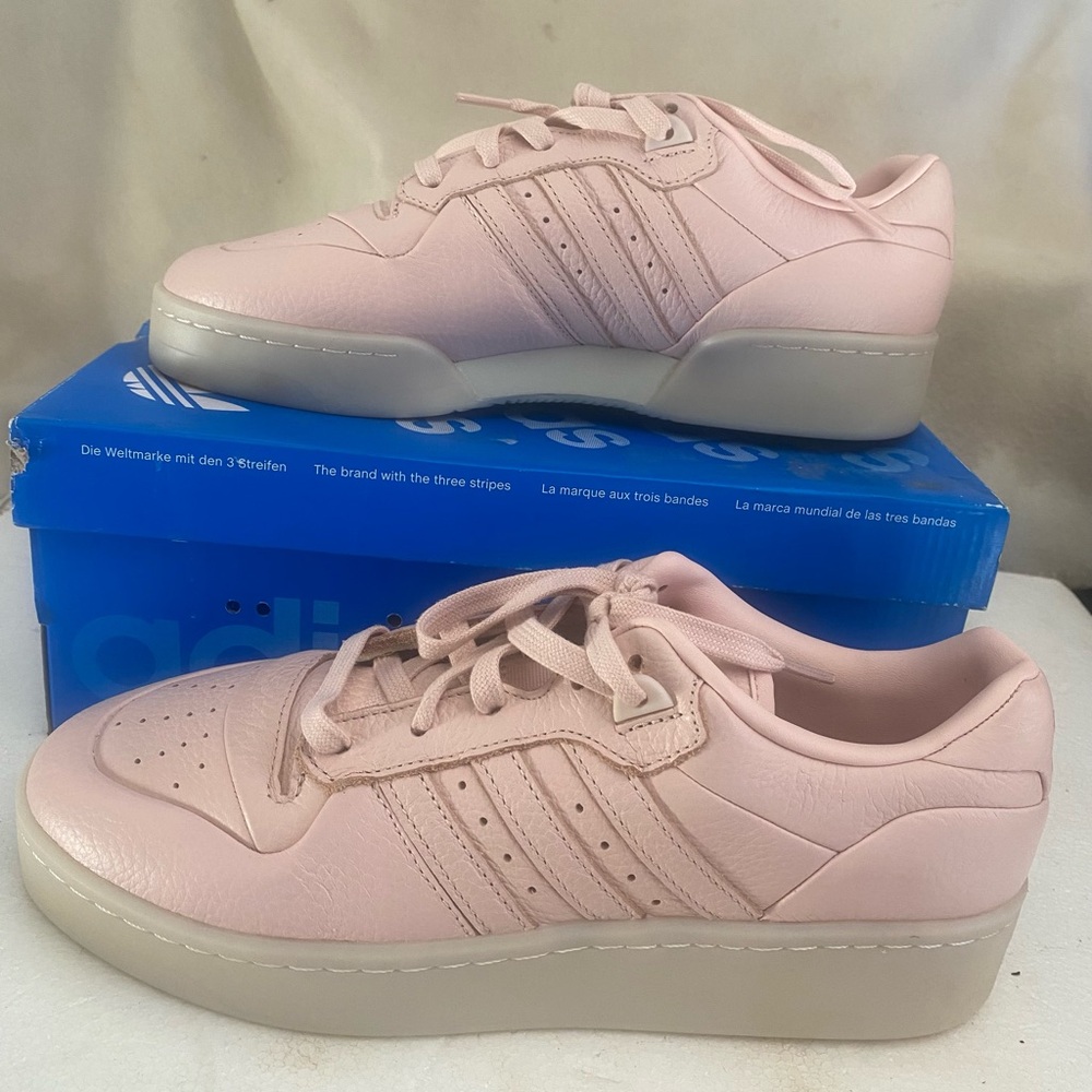 Adidas RIVALRY LUX LOW Size 10-Women's Men’s-9-Soft Pink Platform Sneakers .
